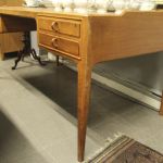 761 8203 WRITING DESK